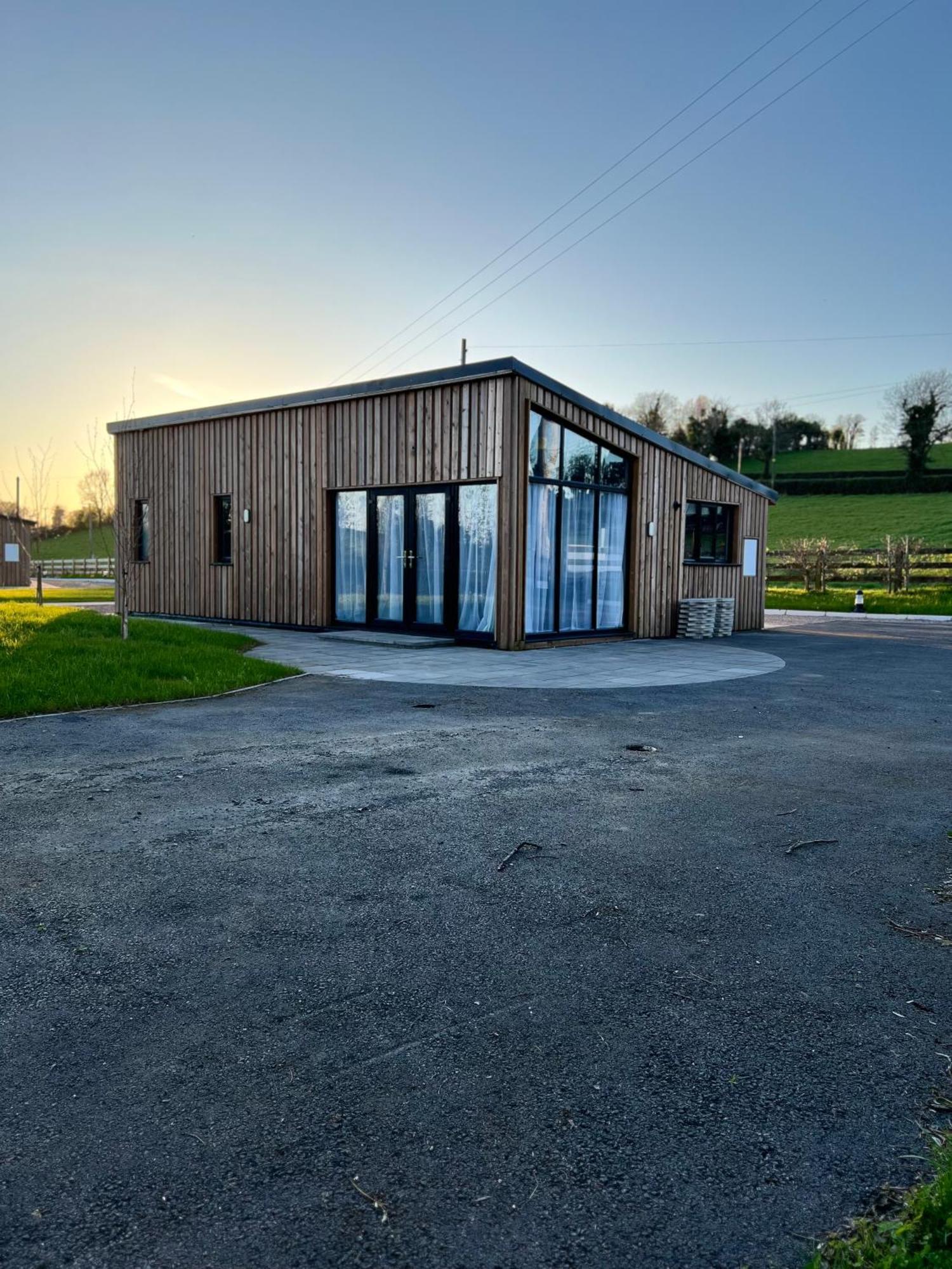 Killyfole Lakeside Lodges Corranny Ngoại thất bức ảnh